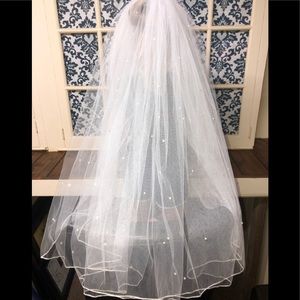 Jendro White Tulle Wedding Veil